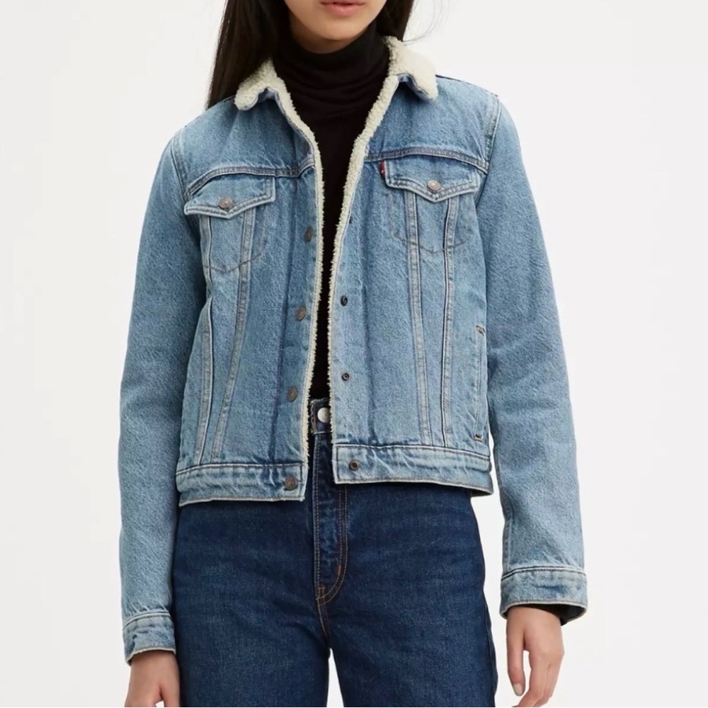Levi’s Women's Blue Denim Jacket size S NWT
